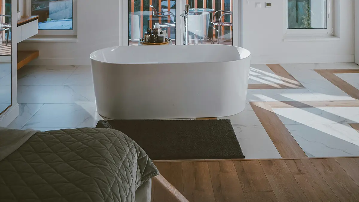Accostare parquet e piastrelle per il bagno - Hausfloor Brescia Bergamo Milano