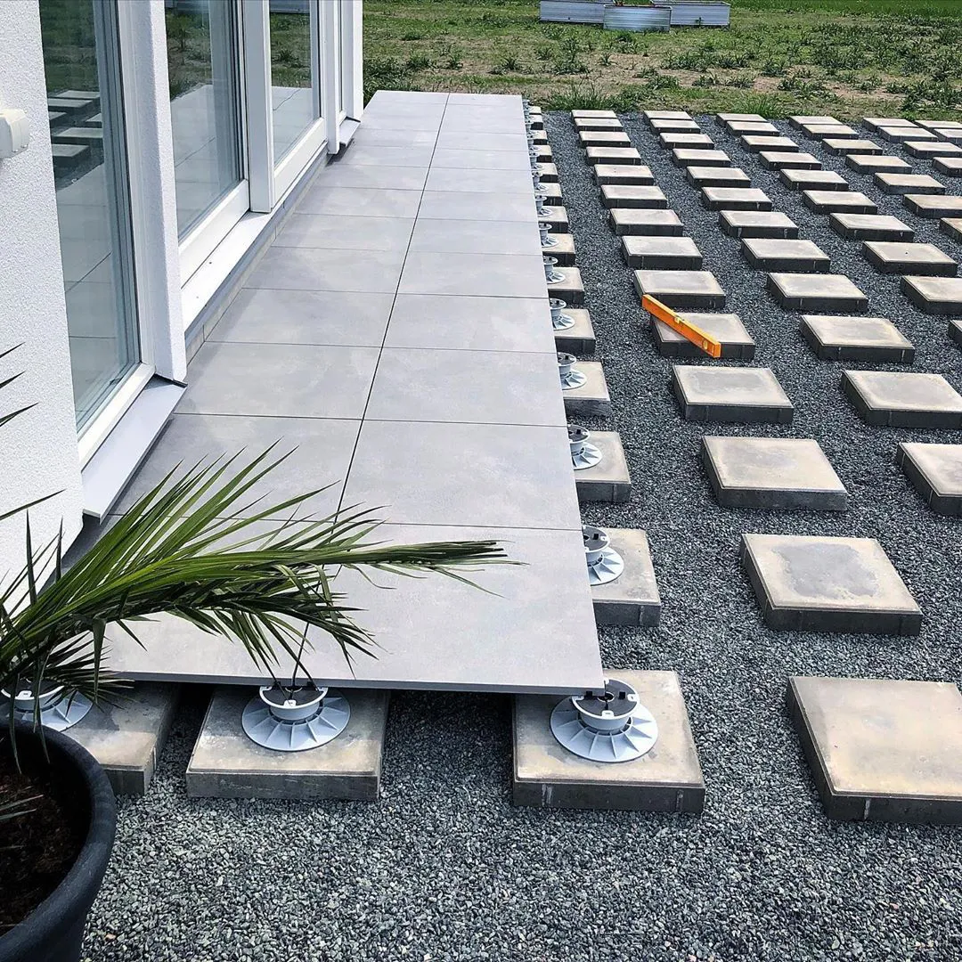 La posa flottante del gres per esterni - Hausfloor brescia bergamo milano