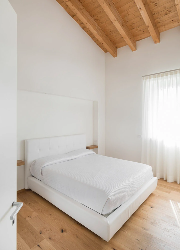 Parquet o SPC: quale scegliere con animali domestici