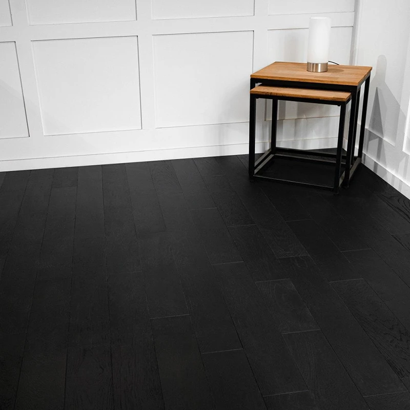 Parquet nero in salotto - Hausfloor