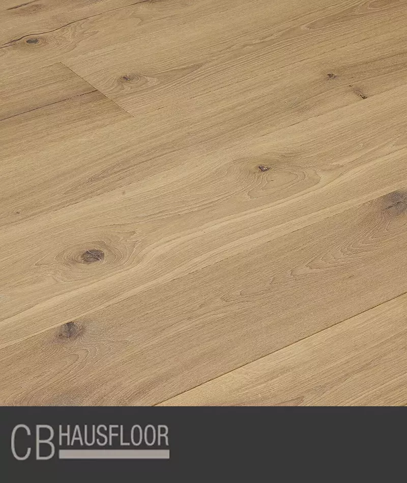 Parquet rovere chiaro con nodi piallato - Parquet Rovere Hausfloor Brescia Bergamo Milano