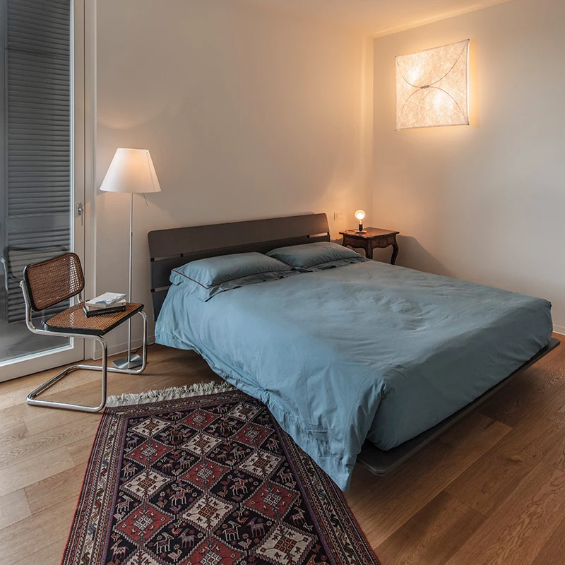 Parquet spazzolato scuro in camera da letto - Hausfloor Brescia Bergamo Milano