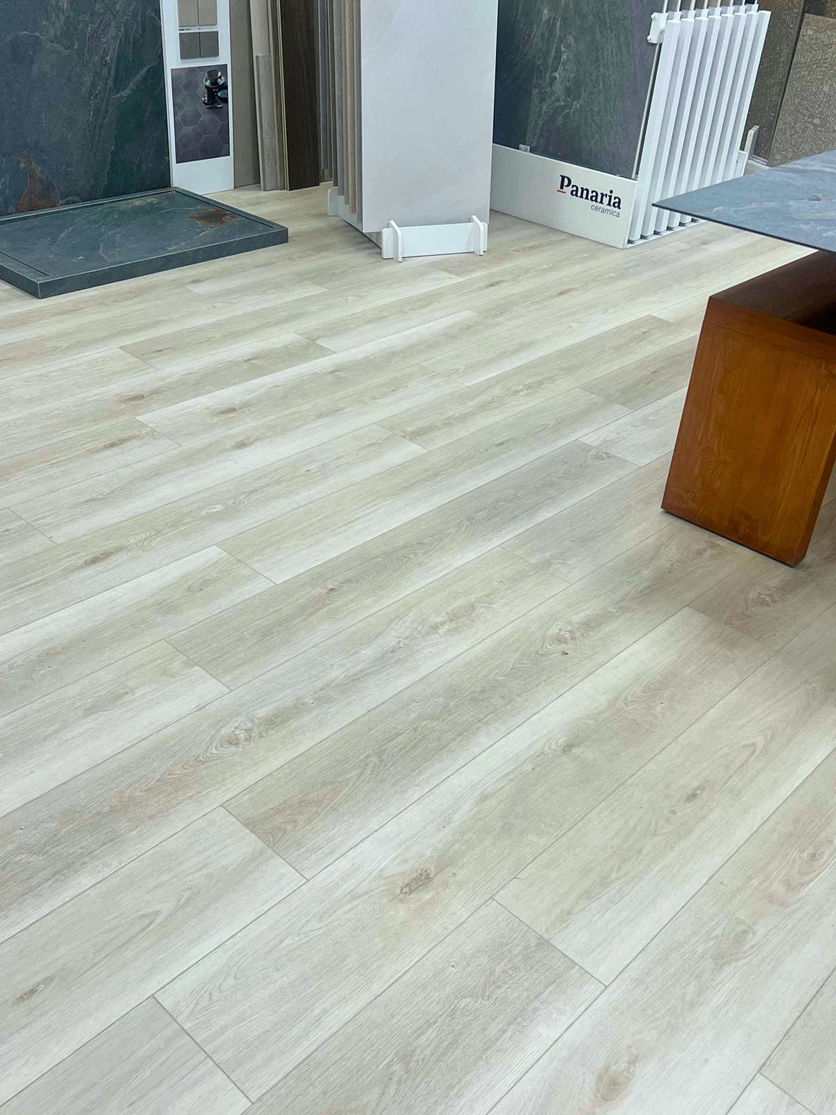Pavimento SPC effetto legno - Hausfloor
