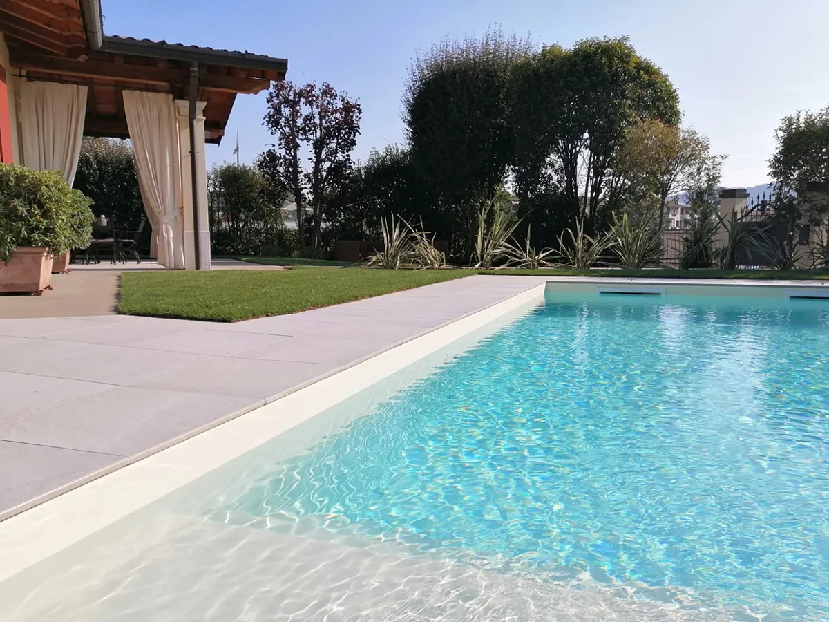 Piscine in gres porcellanato - Hausfloor