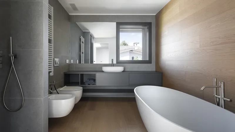 Bagno in parquet grandi formati - Pavimenti in parquet: Villa D.P. - Hausfloor