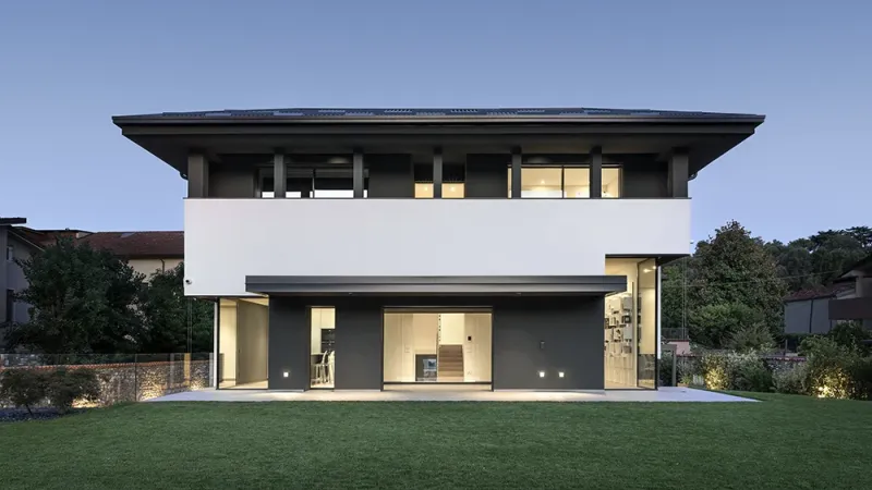 Esterni rivestimento in gres - Pavimenti in parquet: Villa D.P. - Hausfloor