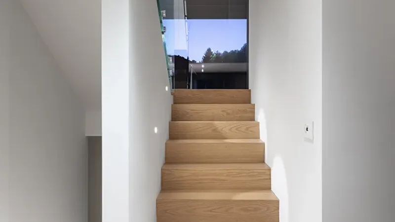 Scala in legno - Pavimenti in parquet: Villa D.P. - Hausfloor