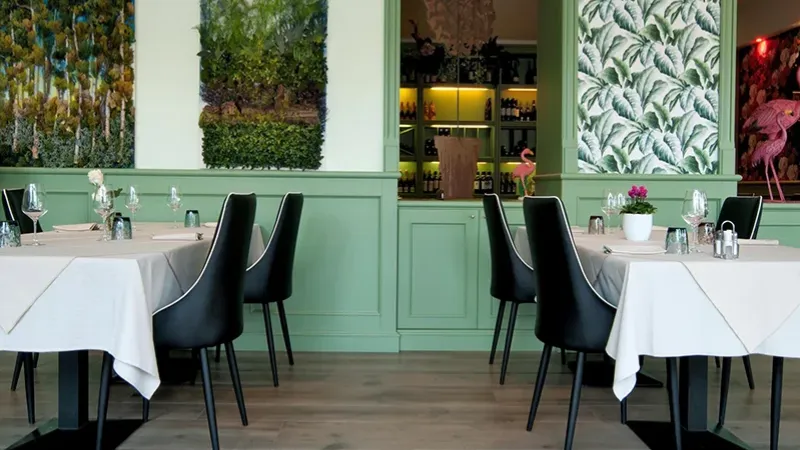 Ristorante L'Approdo - Dettaglio sedie - HausFloor