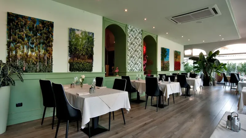 Ristorante L'Approdo - Sala principale dal lato - HausFloor