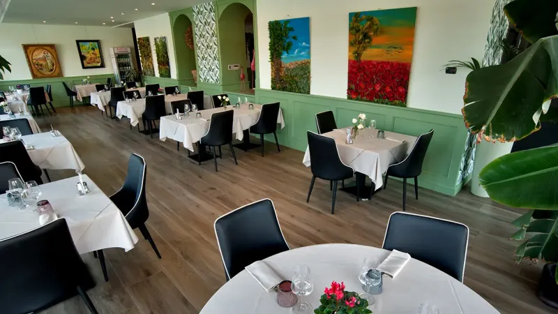 Ristorante L'Approdo - Sala principale dall'alto - HausFloor